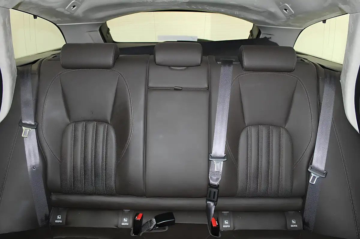 Used 2019 Jaguar Xf Portfolio Sportbrake Black - Interior and Exterior details 18