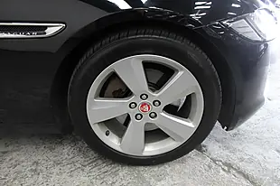 Used 2019 Jaguar Xf Portfolio Sportbrake Black - Interior and Exterior details 19
