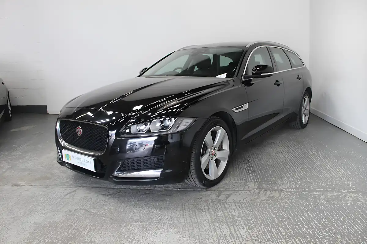 Used 2019 Jaguar Xf Portfolio Sportbrake Black - Interior and Exterior details 2