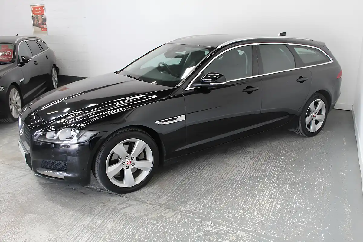 Used 2019 Jaguar Xf Portfolio Sportbrake Black - Interior and Exterior details 4