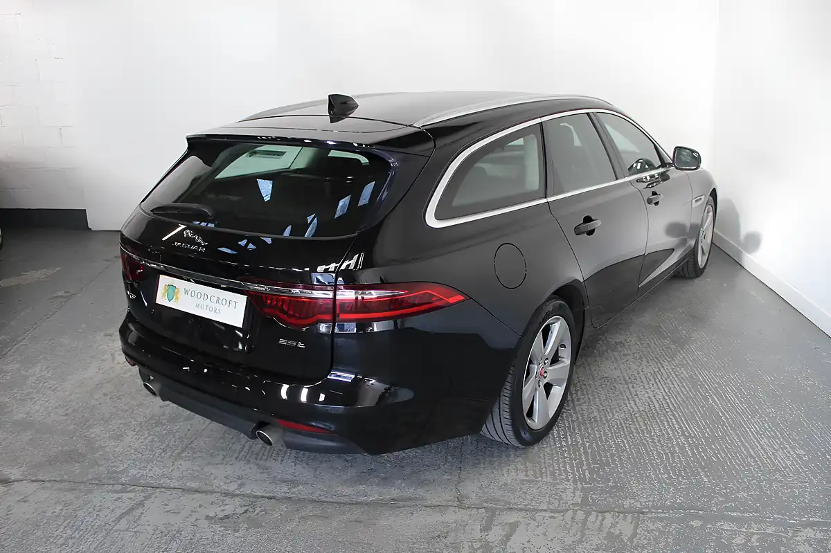 Used 2019 Jaguar Xf Portfolio Sportbrake Black - Interior and Exterior details 6