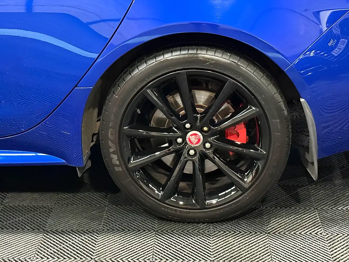 Used 2019 Jaguar Xf R-Sport Blue - Interior and Exterior details 12