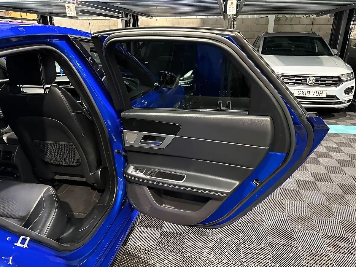 Used 2019 Jaguar Xf R-Sport Blue - Interior and Exterior details 14