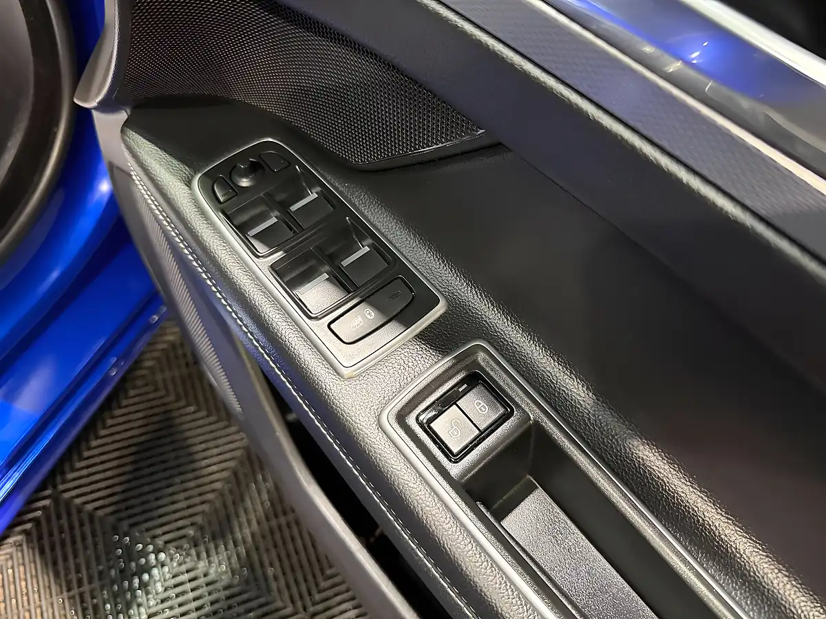 Used 2019 Jaguar Xf R-Sport Blue - Interior and Exterior details 16