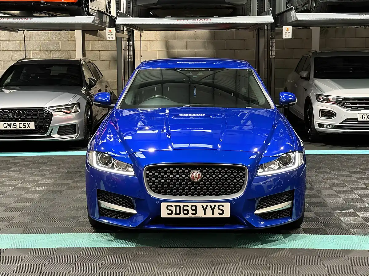 Used 2019 Jaguar Xf R-Sport Blue - Interior and Exterior details 4