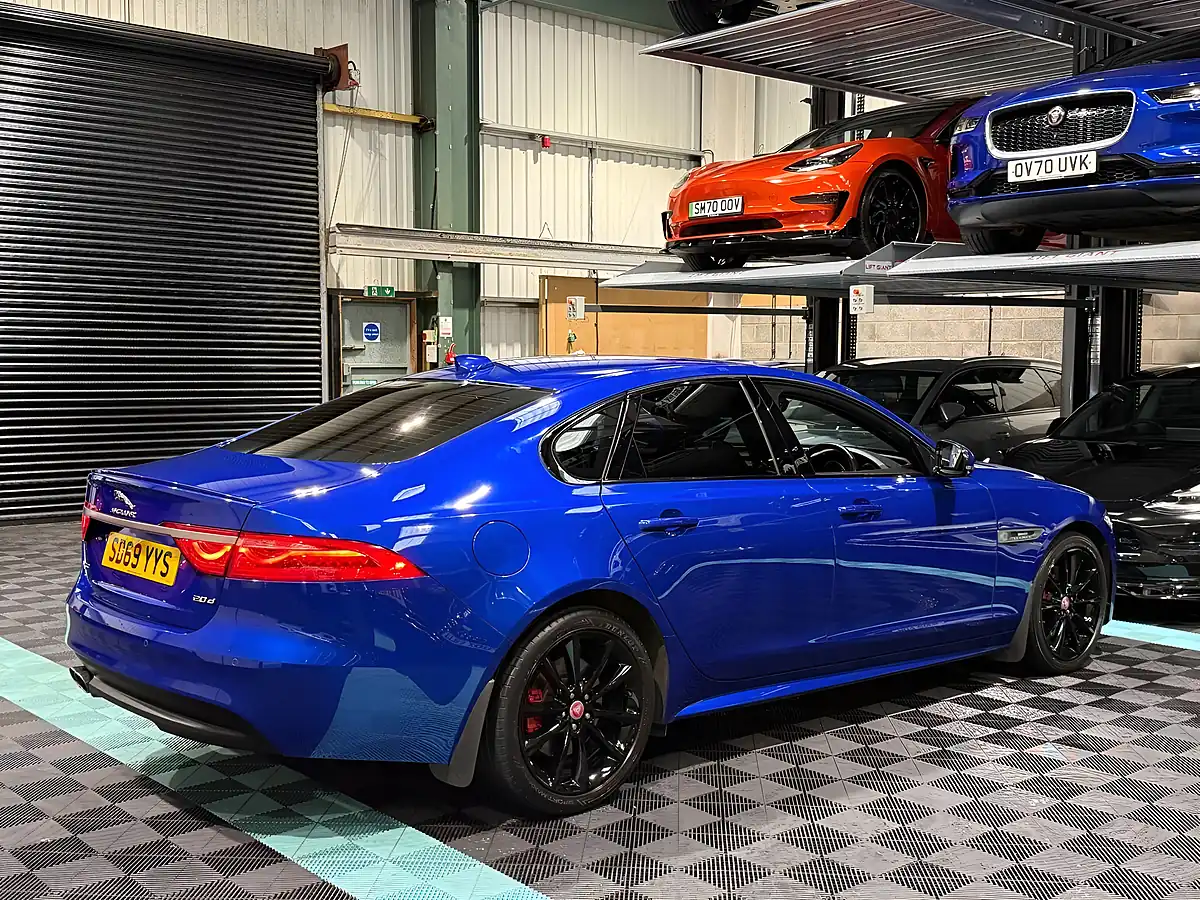 Used 2019 Jaguar Xf R-Sport Blue - Interior and Exterior details 9