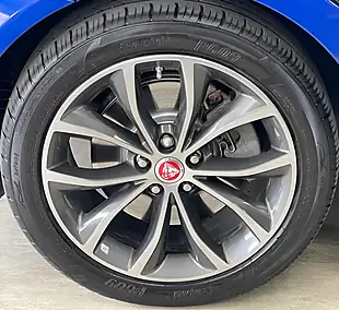 Used 2019 Jaguar Xf R-Sport Caesium Blue - Interior and Exterior details 11
