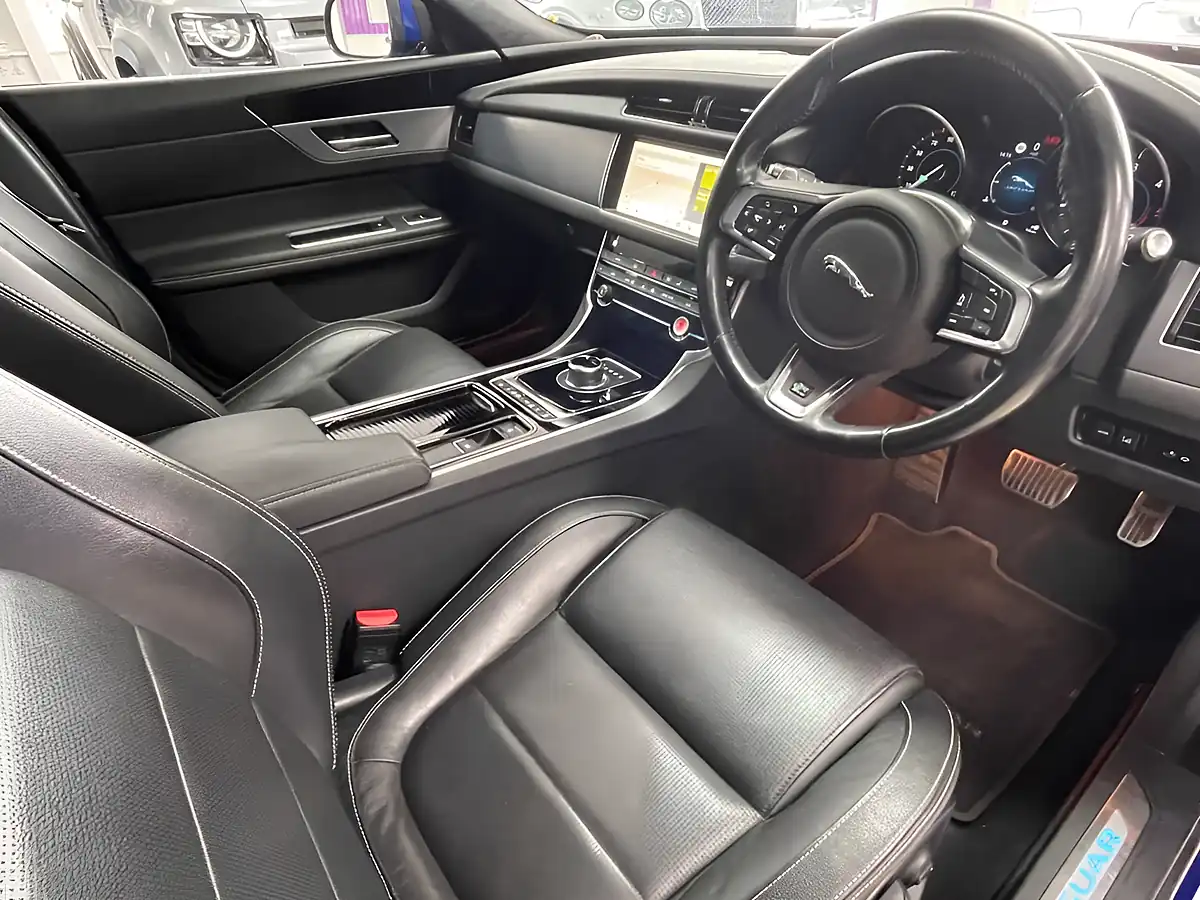 Used 2019 Jaguar Xf R-Sport Caesium Blue - Interior and Exterior details 13