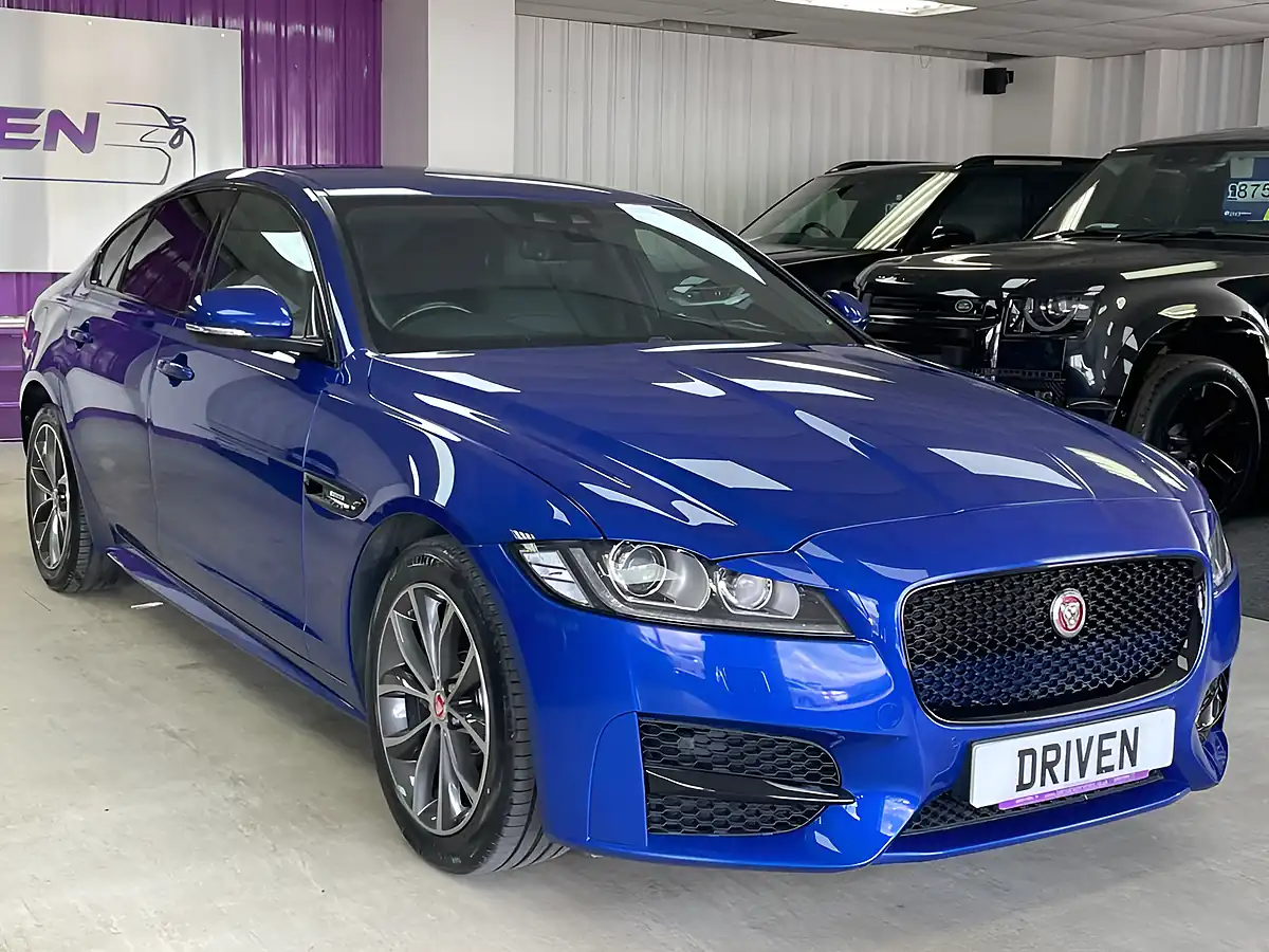 Used 2019 Jaguar Xf R-Sport Caesium Blue - Interior and Exterior details 5