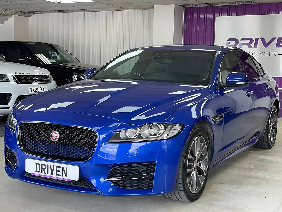 Used 2019 Jaguar Xf R-Sport Caesium Blue - Interior and Exterior details 7