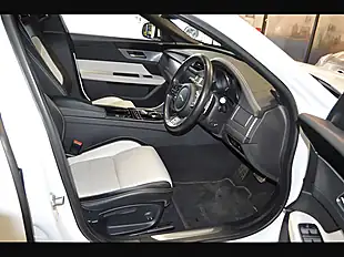 Used 2019 Jaguar Xf R-Sport Fuji White - Interior and Exterior details 10
