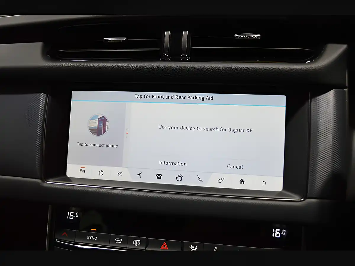 Used 2019 Jaguar Xf R-Sport Fuji White - Interior and Exterior details 12