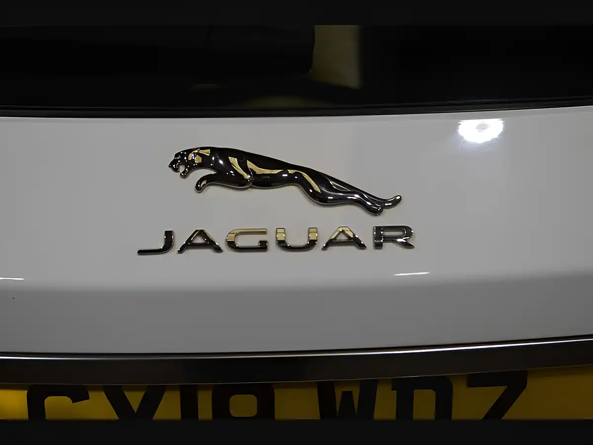 Used 2019 Jaguar Xf R-Sport Fuji White - Interior and Exterior details 16