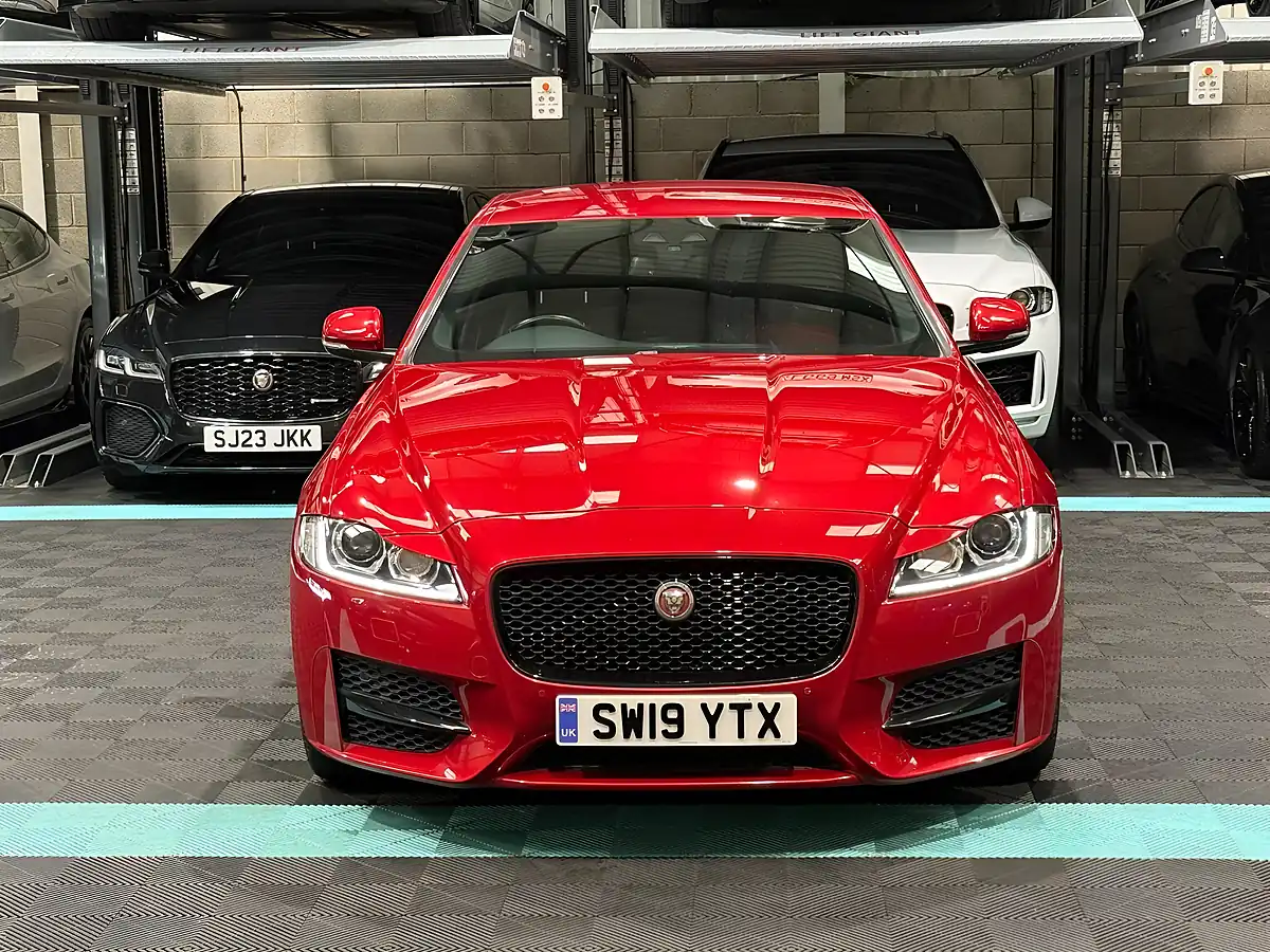Used 2019 Jaguar Xf R-Sport Red - Interior and Exterior details 4