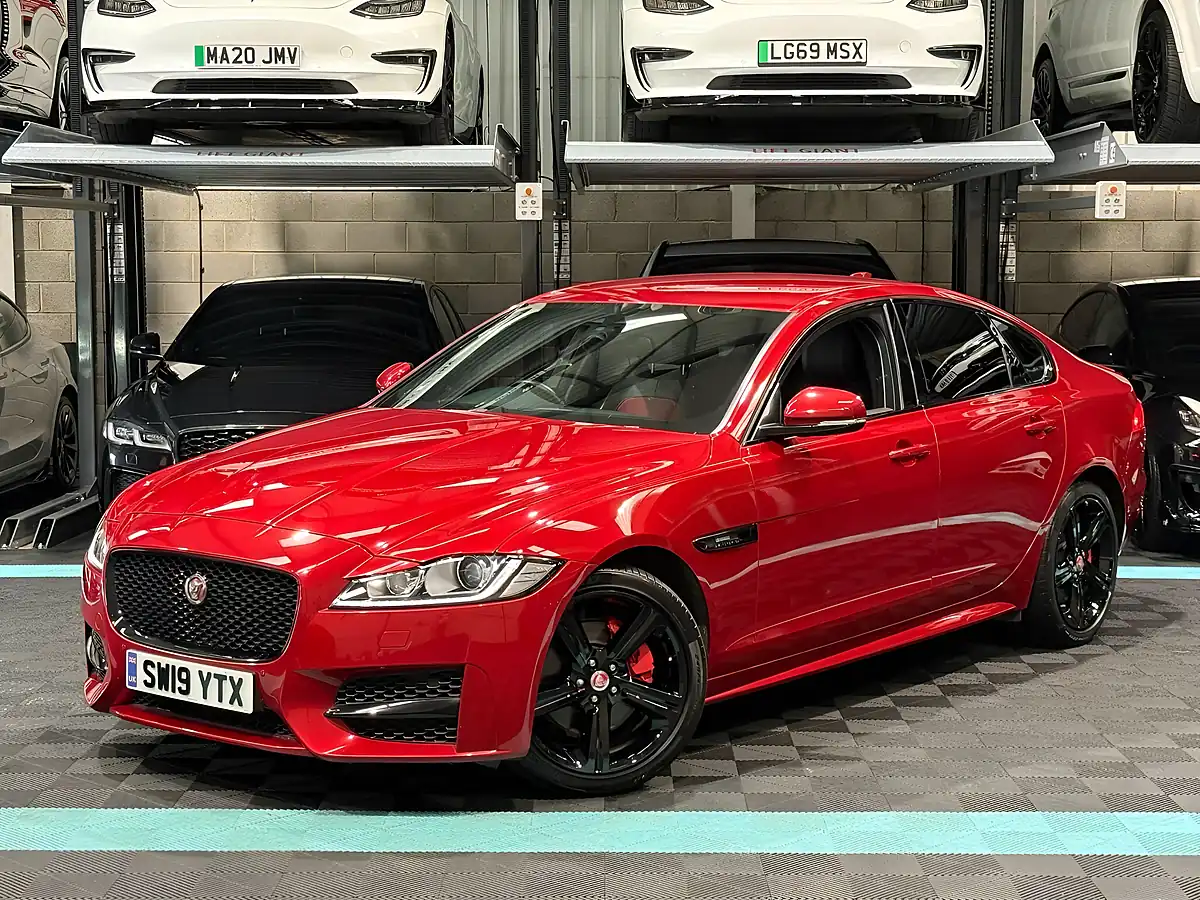Used 2019 Jaguar Xf R-Sport Red - Interior and Exterior details 5