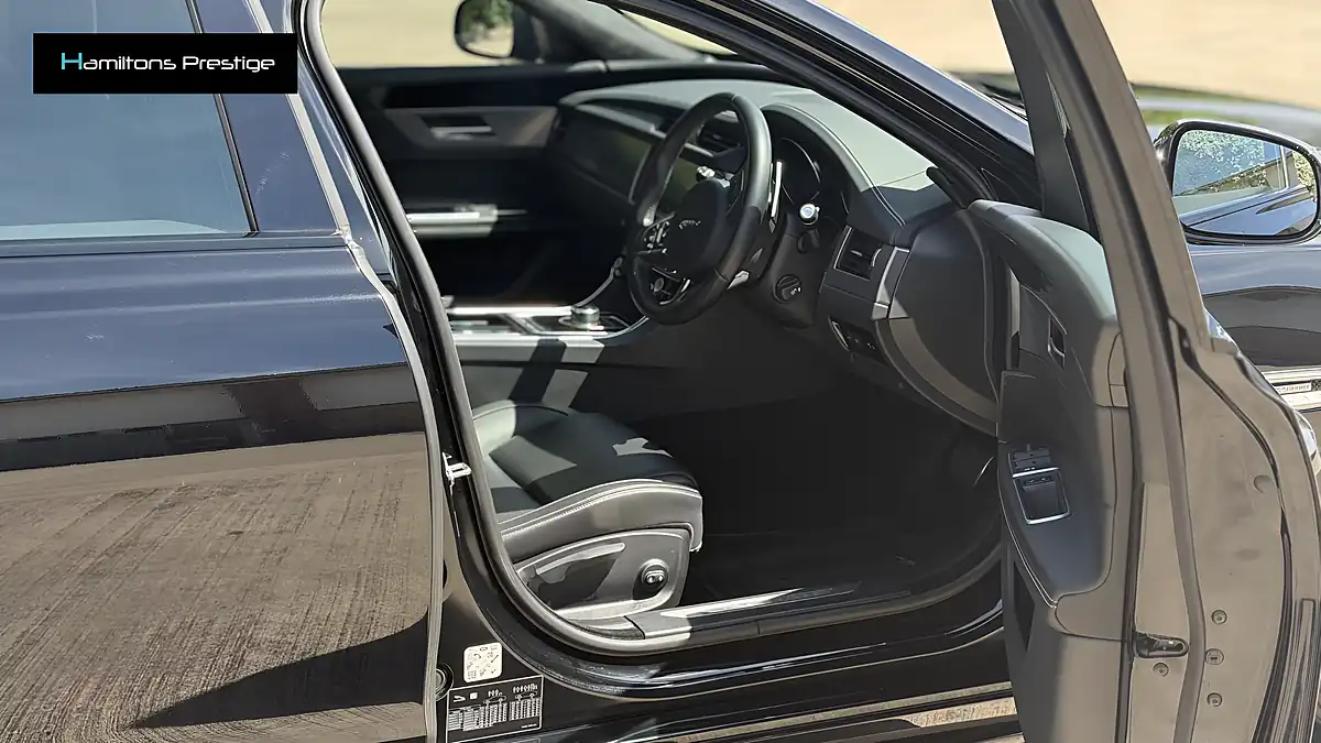 Used 2019 Jaguar Xf R-Sport Santorini Black - Interior and Exterior details 11
