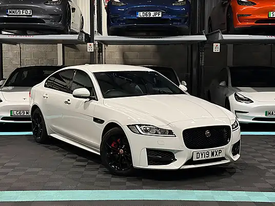 2019 Jaguar XF R-Sport 2.0d