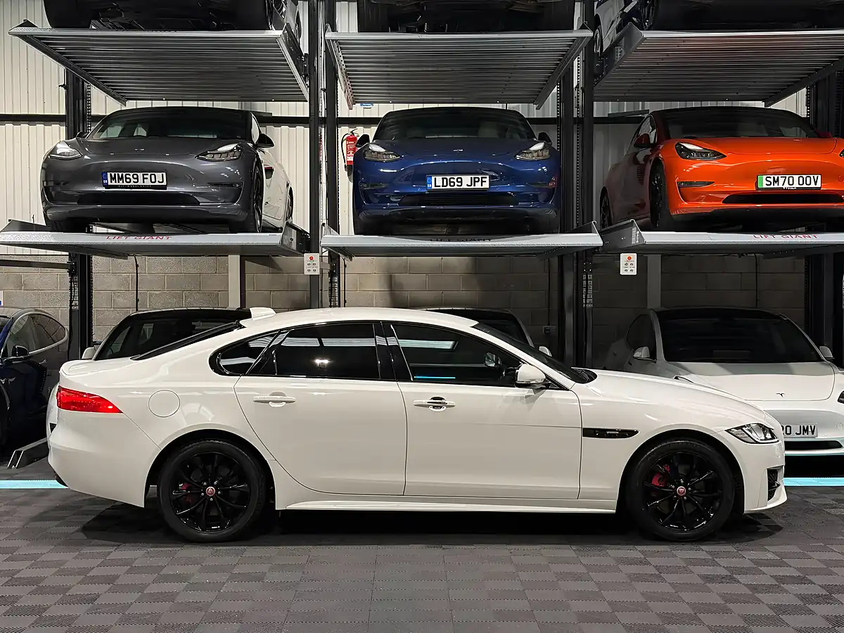 Used 2019 Jaguar Xf R-Sport White - Interior and Exterior details 10