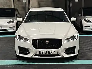 Used 2019 Jaguar Xf R-Sport White - Interior and Exterior details 4