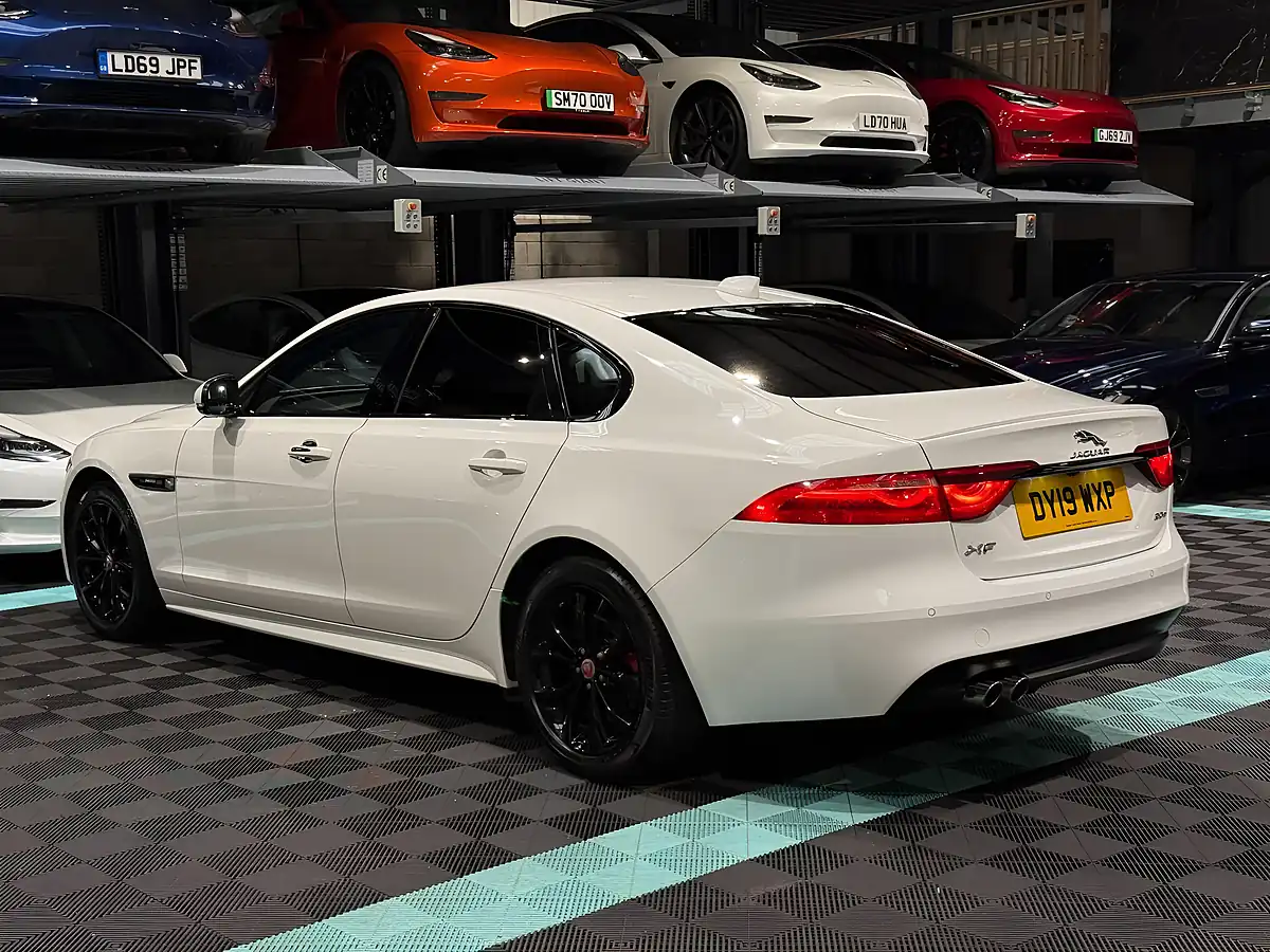 Used 2019 Jaguar Xf R-Sport White - Interior and Exterior details 7