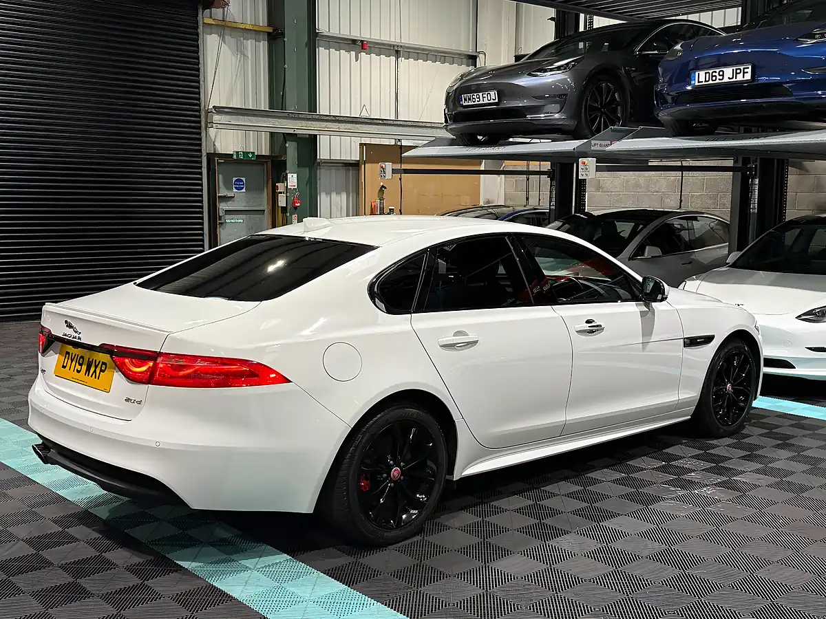 Used 2019 Jaguar Xf R-Sport White - Interior and Exterior details 9