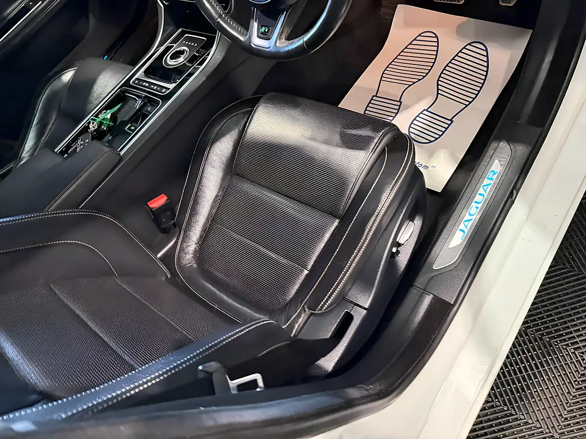 Used 2019 Jaguar Xf R-Sport White - Interior and Exterior details 13