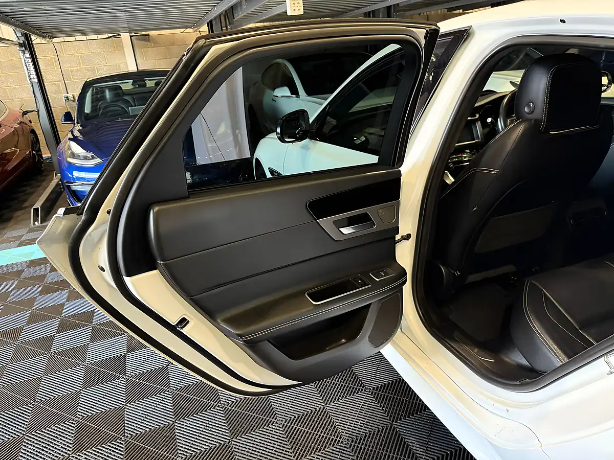 Used 2019 Jaguar Xf R-Sport White - Interior and Exterior details 15