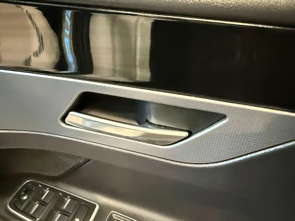 Used 2019 Jaguar Xf R-Sport White - Interior and Exterior details 16