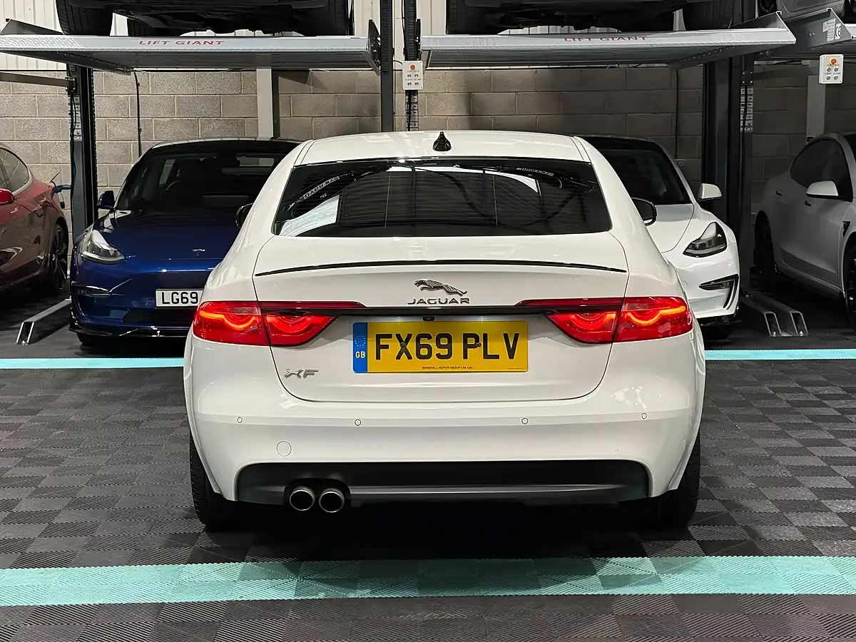 Used 2019 Jaguar Xf R-Sport White - Interior and Exterior details 8