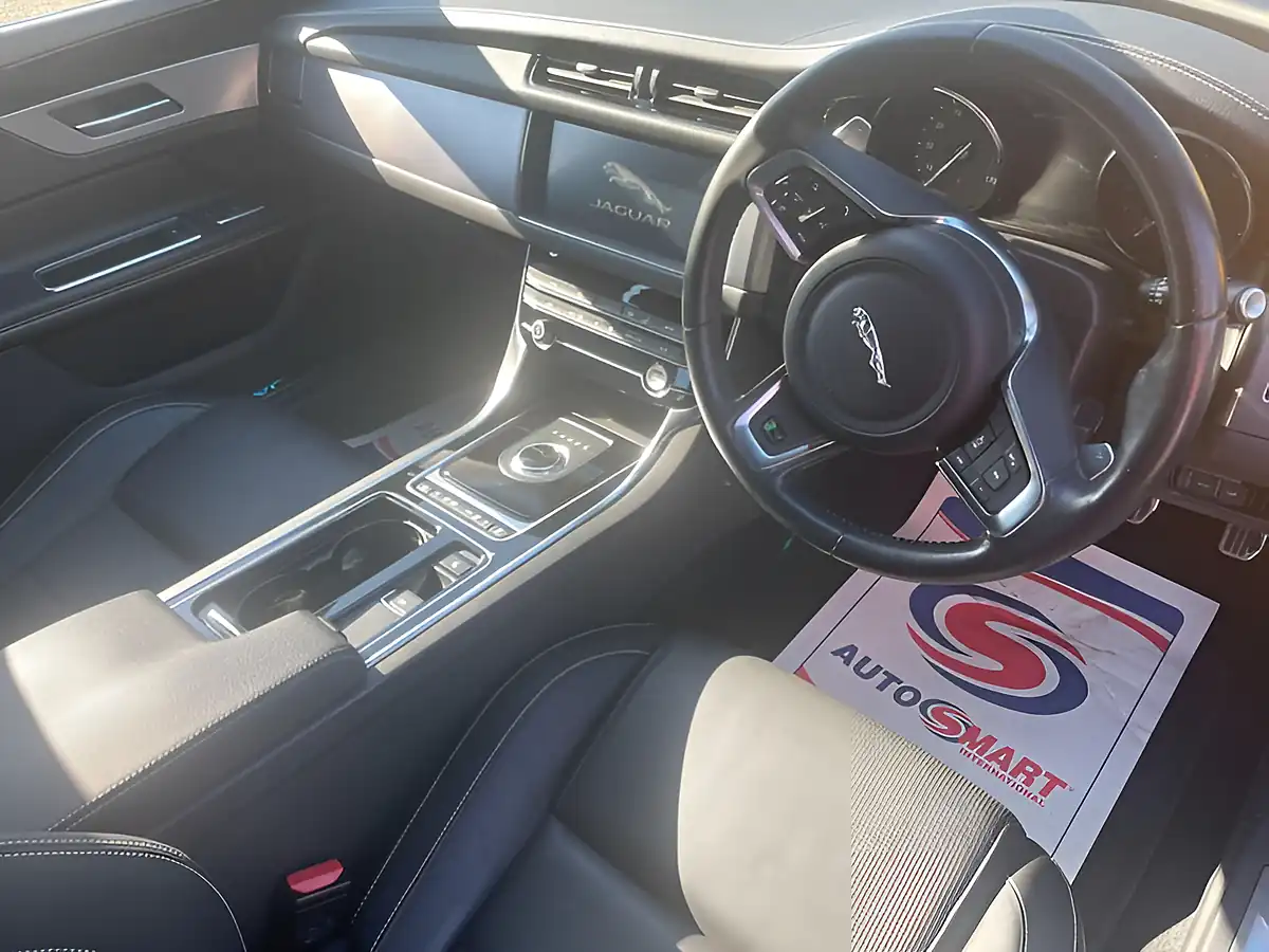 Used 2019 Jaguar Xf R-Sport White - Interior and Exterior details 12