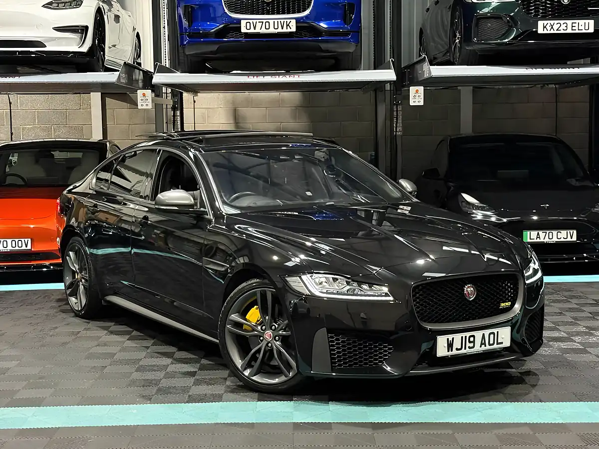 Used 2019 Jaguar Xf Sport Black - Front View