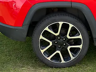 Used 2019 Jeep Compass Limited Red - Interior and Exterior details 8
