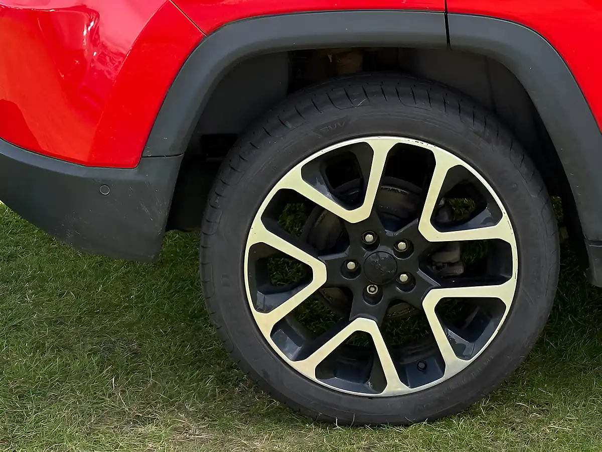 Used 2019 Jeep Compass Limited Red - Interior and Exterior details 8