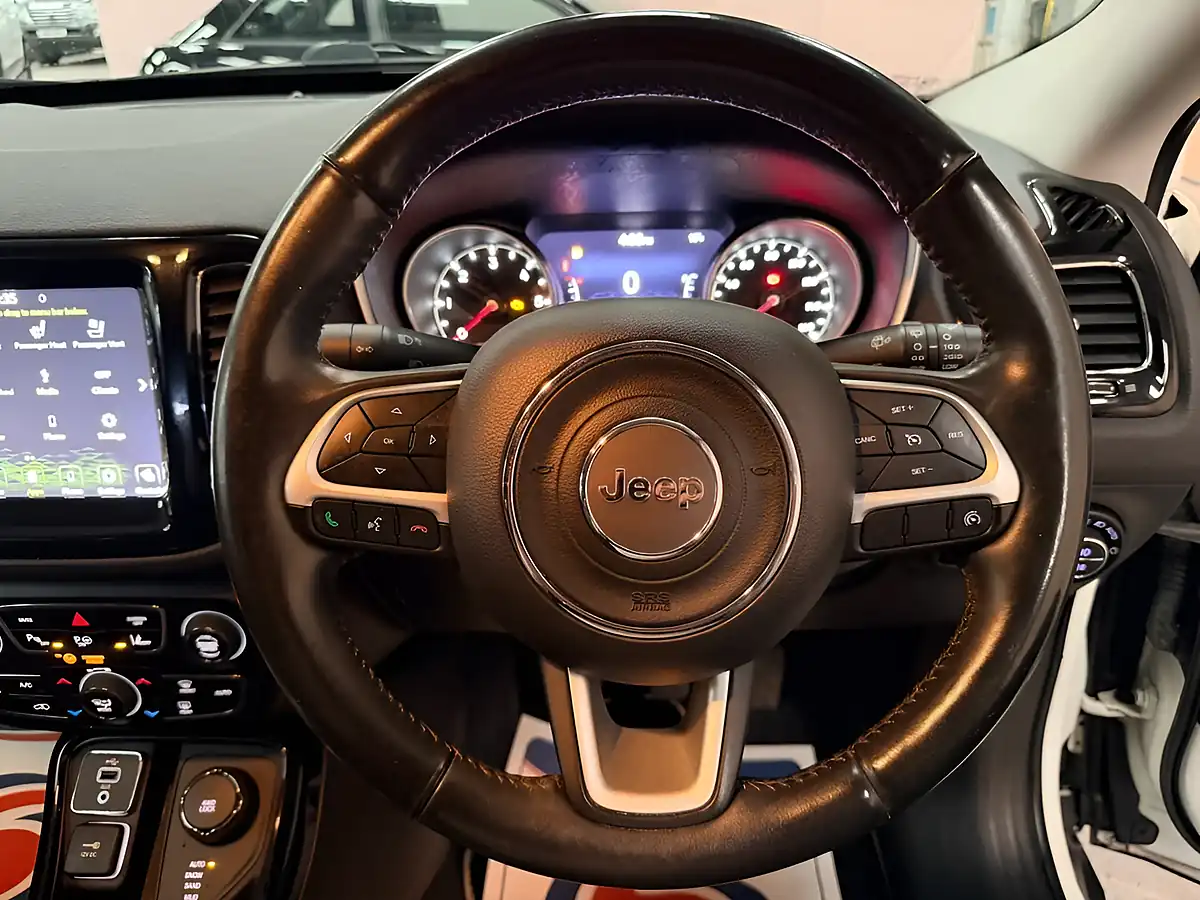 Used 2019 Jeep Compass Limited White - Interior and Exterior details 11