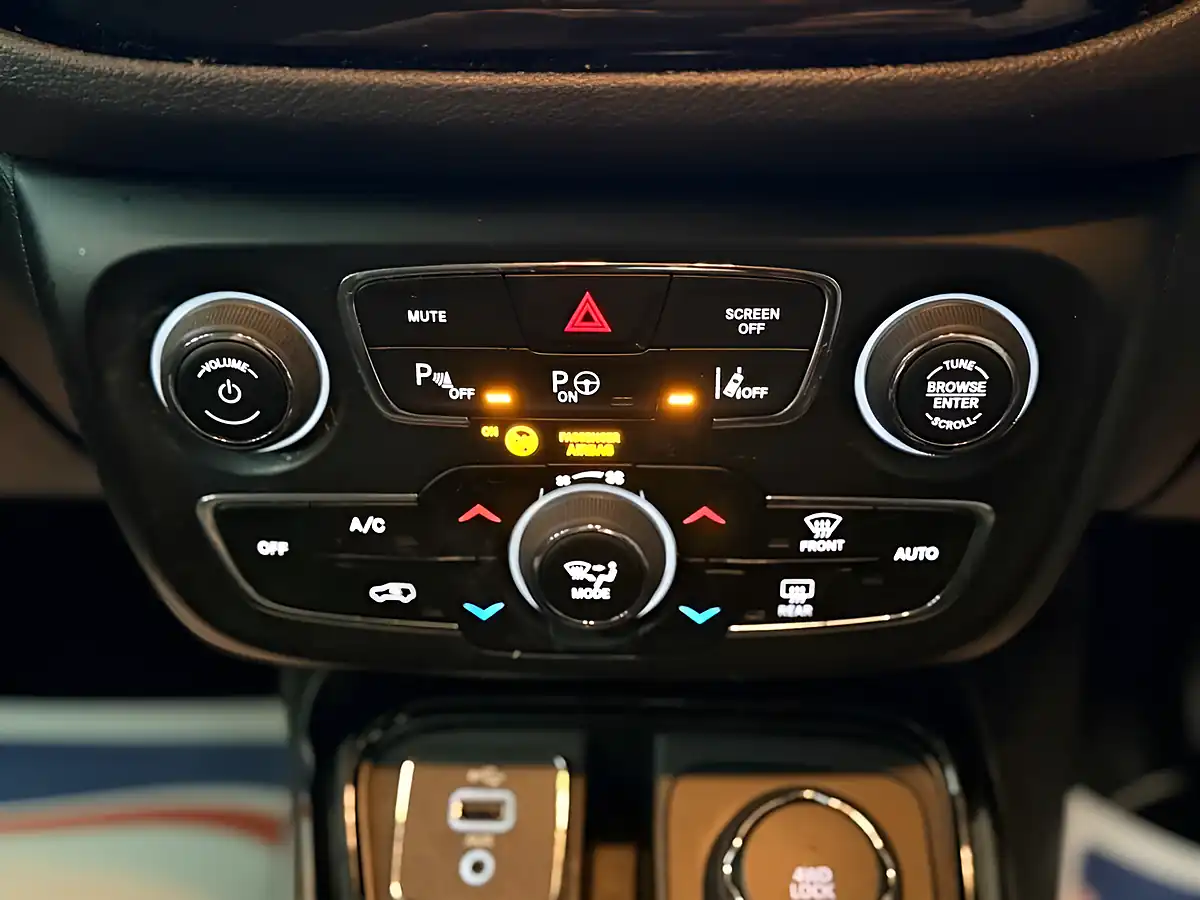 Used 2019 Jeep Compass Limited White - Interior and Exterior details 13