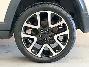 Used 2019 Jeep Compass Limited White - Interior and Exterior details 14