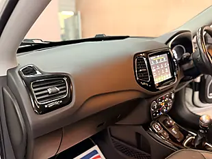 Used 2019 Jeep Compass Limited White - Interior and Exterior details 17