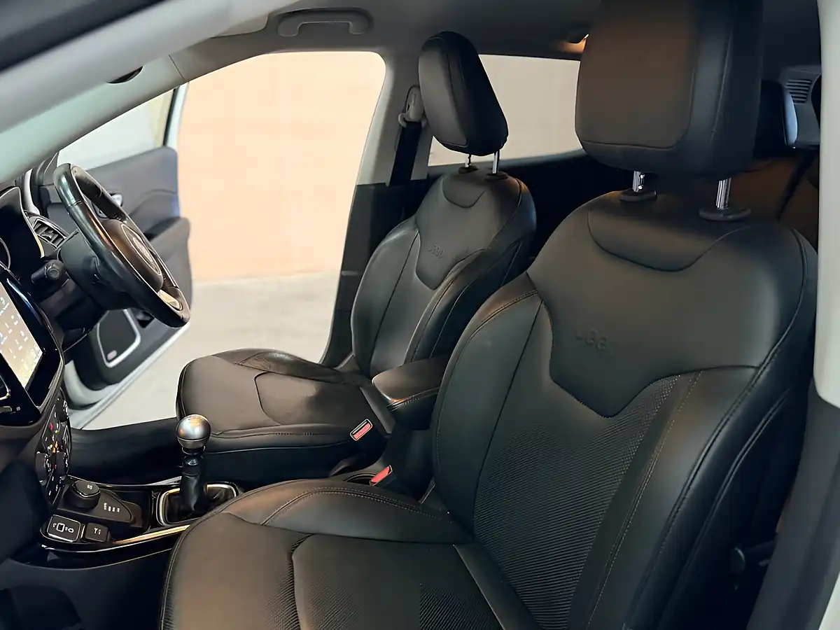 Used 2019 Jeep Compass Limited White - Interior and Exterior details 18