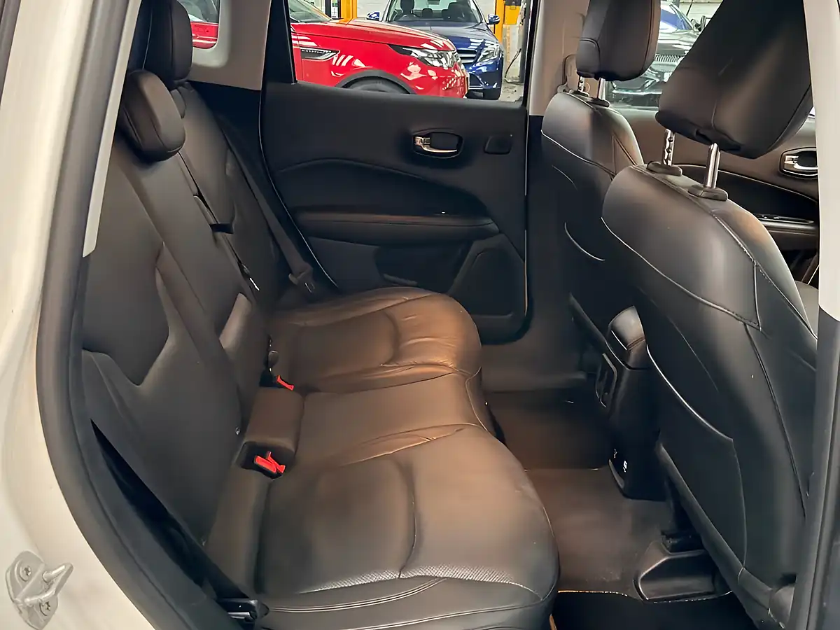 Used 2019 Jeep Compass Limited White - Interior and Exterior details 19