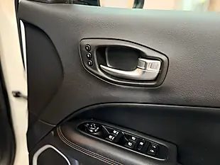 Used 2019 Jeep Compass Limited White - Interior and Exterior details 9
