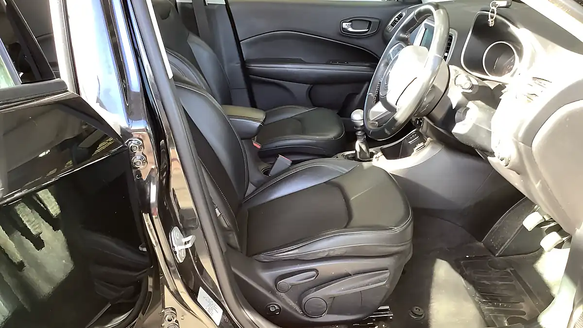Used 2019 Jeep Compass Longitude Black - Interior and Exterior details 15