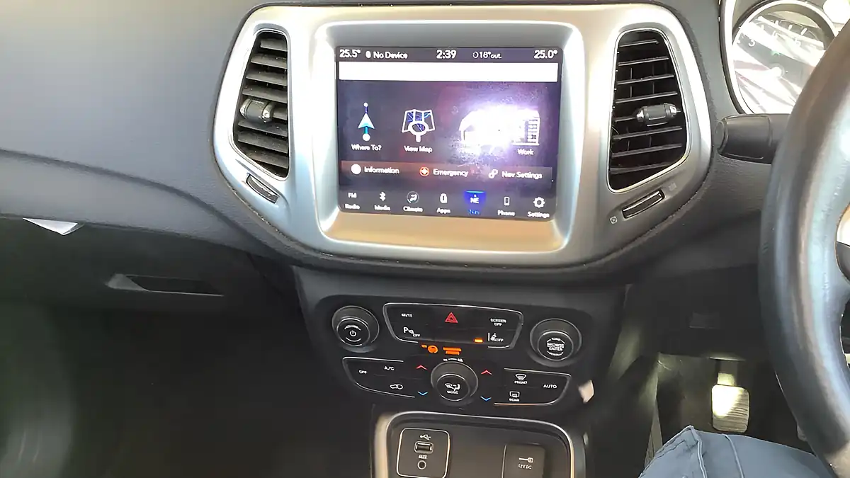 Used 2019 Jeep Compass Longitude Black - Interior and Exterior details 17