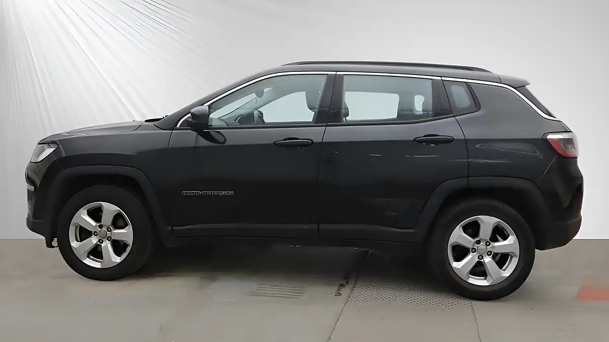 Used 2019 Jeep Compass Longitude Black - Interior and Exterior details 6