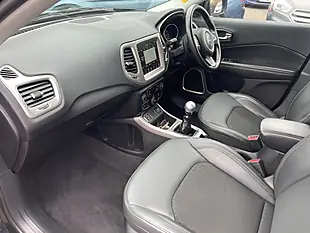 Used 2019 Jeep Compass Longitude Black - Interior and Exterior details 9