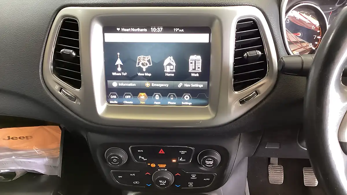 Used 2019 Jeep Compass Longitude Bronze - Interior and Exterior details 12