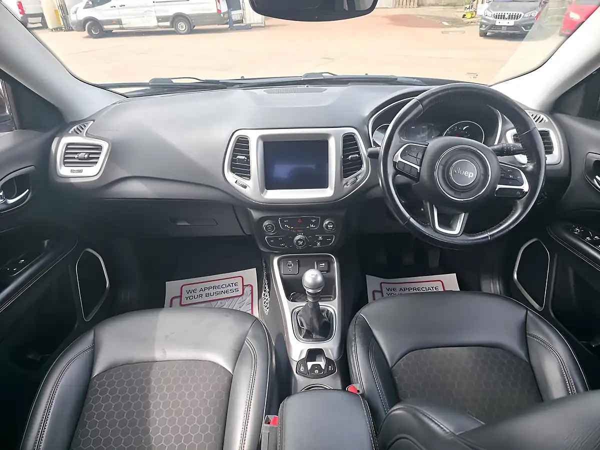 Used 2019 Jeep Compass Longitude Bronze - Interior and Exterior details 17