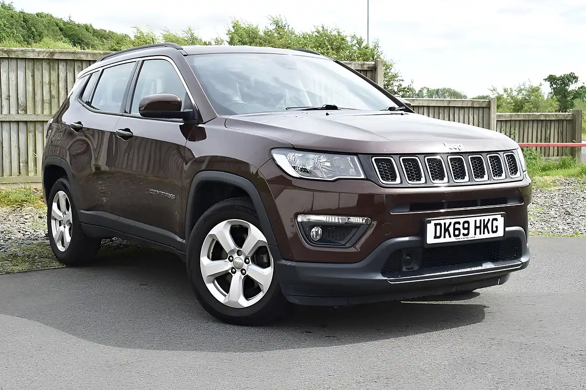 Used 2019 Jeep Compass Longitude Bronze - Front View