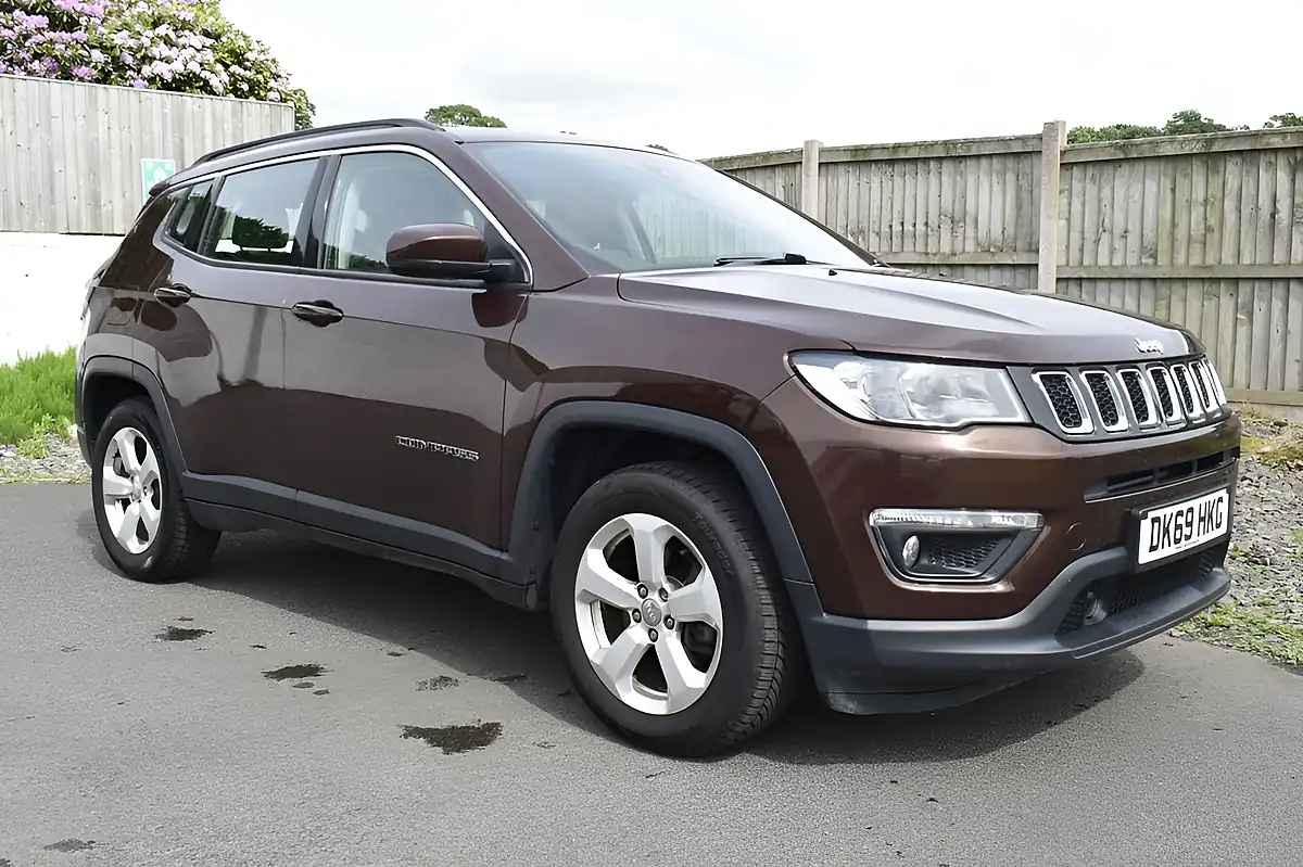 Used 2019 Jeep Compass Longitude Bronze - Interior and Exterior details 11