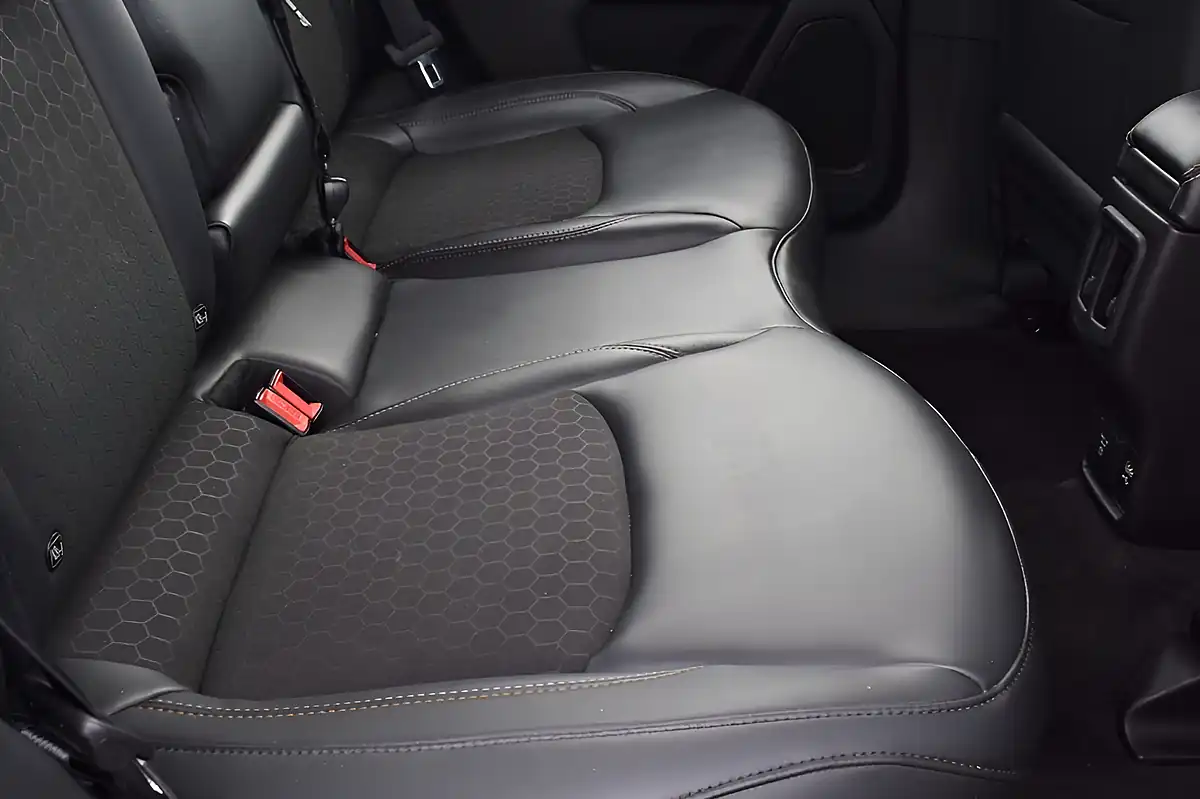 Used 2019 Jeep Compass Longitude Bronze - Interior and Exterior details 14
