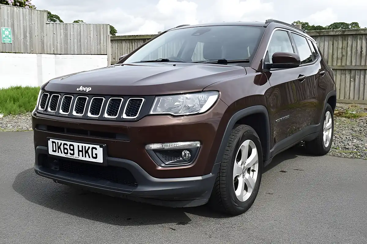 Used 2019 Jeep Compass Longitude Bronze - Interior and Exterior details 18